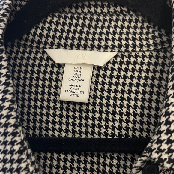Black and White Button-Up Shirt - Picture 3 of 4